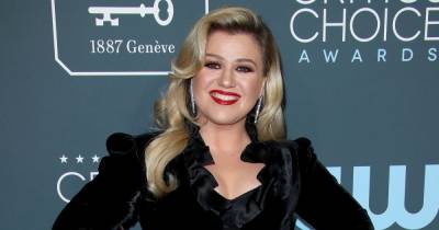 ‘Hot Hollywood’ Podcast: Kelly Clarkson Wins ‘Spiciest Moment of the Week’: Find Out Why - www.usmagazine.com - USA