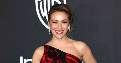 Alyssa Milano Thanks Fan for Support After Car Accident: ‘Hoping and Praying’ - www.usmagazine.com - New York - Los Angeles