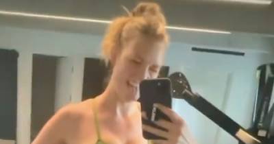 Karlie Kloss' abs are back 5 months after welcoming baby - www.wonderwall.com