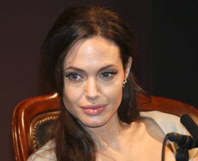 Angelina Jolie Joins Instagram, Shares Letter From Afghanistan Teen As First Post - deadline.com - Afghanistan