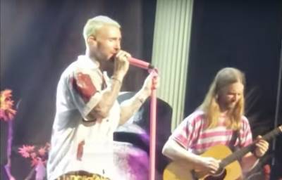 Adam Levine Forgets Lyrics To ‘She Will Be Loved’ During Maroon 5 Show, Tells Crowd: ‘I F**ked Up - etcanada.com - Los Angeles - USA