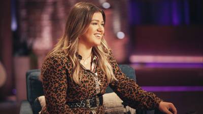 Kelly Clarkson says she's living her best life as she attends Blake Shelton concert amid divorce - www.foxnews.com - city Denver