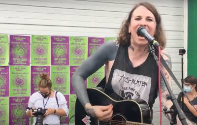 Watch Laura Jane Grace perform at Four Seasons Total Landscaping - www.nme.com - USA