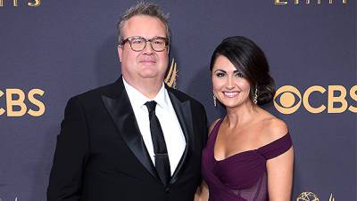 ‘Modern Family’s Eric Stonestreet Engaged To Lindsay Schweitzer — See Her Massive Diamond Ring - hollywoodlife.com
