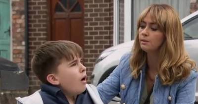 Corrie fans shouting at the TV as they spot vital mistakes in Liam collapse scenes - www.manchestereveningnews.co.uk
