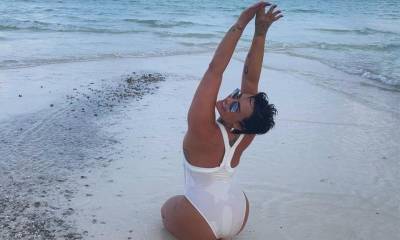 Demi Lovato celebrates 29th birthday with stunning swimsuit pics - us.hola.com - Maldives