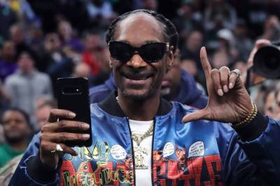 Snoop Dogg Says Skills Of Milk Crate Challenge Architects ‘Need To Be Commended’ - etcanada.com