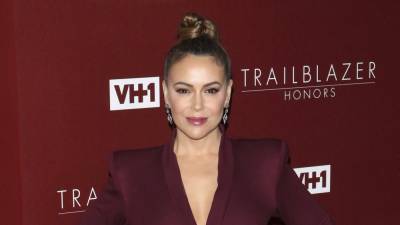 Alyssa Milano Says Uncle Is “On Life Support” After Suffering Heart Attack While Driving On L.A. Highway – Update - deadline.com - Los Angeles