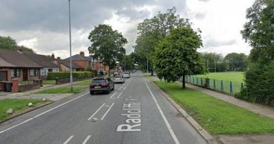 Man arrested on suspicion of dangerous driving after another man seriously hurt in crash - www.manchestereveningnews.co.uk