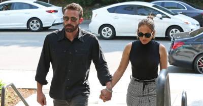 Ben Affleck and Jennifer Lopez Go Shopping Amid Serious Marriage Discussions: Photos - www.usmagazine.com - Los Angeles