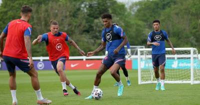 Kalvin Phillips reveals the two Manchester United players who "blew him away" in England training - www.manchestereveningnews.co.uk - Italy - Manchester
