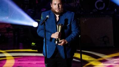 Luke Combs, Dan + Shay celebrated by peers at ACM Honors - abcnews.go.com - Tennessee