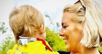 Sheridan Smith cuddles 'mini me' son in rare adorable video as celeb pals show support - www.manchestereveningnews.co.uk - Manchester - Smith - county Sheridan