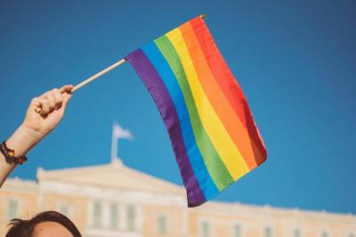 Indiana school district may ban “controversial” Pride flags after parent complains - www.metroweekly.com - Indiana