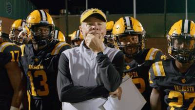 'Titletown High' Docuseries: What to Know About Valdosta and Coach Rush Propst - www.etonline.com