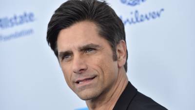 John Stamos Posts Selfies From What Appears to be a Hospital Bed - www.etonline.com