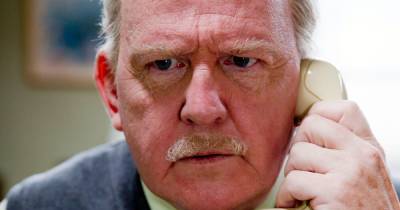 Still Game actor Ford Kiernan splits fans in row over name of popular chocolate biscuit - www.dailyrecord.co.uk - Scotland
