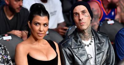 Travis Barker boards plane with Kourtney again, this time to Italy - www.wonderwall.com - Italy - county Travis