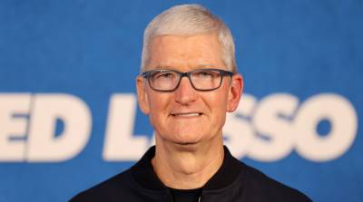 Apple CEO Tim Cook Gets $750 Million Bonus - Find Out Why - www.justjared.com