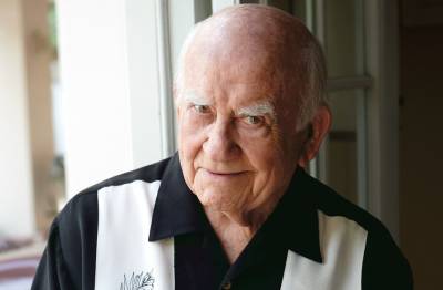 Ed Asner Dies: TV Icon Who Played Lou Grant Was 91 - deadline.com