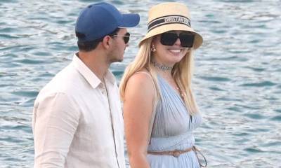Tiffany Trump enjoys Greek getaway with fiancé Michael Boulos - us.hola.com - Greece