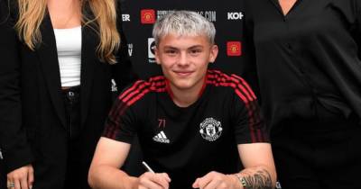 Manchester United youngster Isak Hansen-Aaroen signs first professional contract - www.manchestereveningnews.co.uk - Manchester - Norway