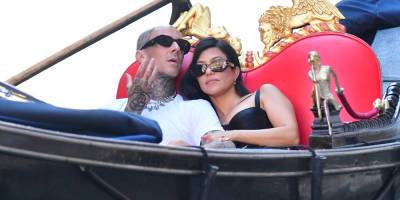 Kourtney Kardashian Cozies Up To Travis Barker On a Gondola Ride in Venice - www.justjared.com - Italy
