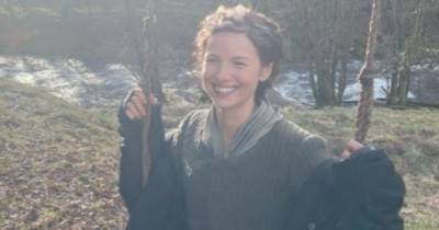 Outlander fans delighted with unseen snaps of pregnant Caitriona Balfe on set - www.dailyrecord.co.uk