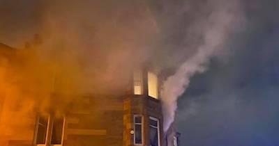 Fire crews race to Glasgow tenement fire as smoke pours from building - www.dailyrecord.co.uk - Scotland - Florida