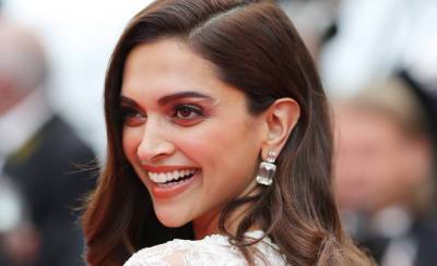 Deepika Padukone to Star in 'Cross-Cultural Romantic Comedy' for STXfilms - www.justjared.com - USA - India