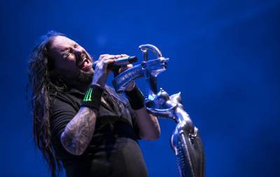 Korn frontman Jonathan Davis is “still struggling with COVID after-effects”, says Brian Welch - www.nme.com - USA - Illinois - county Davis