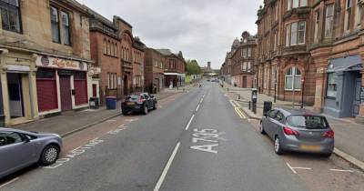 Man attacked in Scots street as police launch investigation to find suspect - www.dailyrecord.co.uk - Scotland