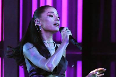 Ariana Grande Arrives On ‘The Voice’ In First-Look Preview - etcanada.com