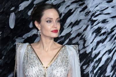 Angelina Jolie Adds Beekeeping To Her Many Skills - etcanada.com - Afghanistan
