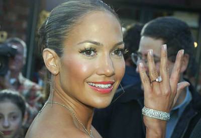 Jennifer Lopez’s pink diamond engagement ring from Ben Affleck is reportedly worth nearly $12m - www.msn.com