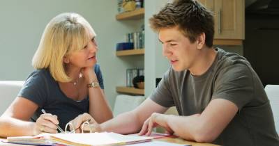 Everything parents need to know to help their child secure a place at university through clearing - www.manchestereveningnews.co.uk - Britain