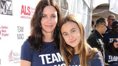 Courteney Cox's Daughter Coco Covers Adele's 'Chasing Pavements' - www.etonline.com