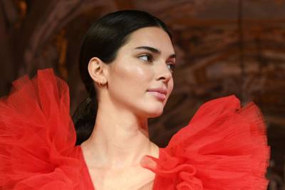 Kendall Jenner Sued For ‘Breach Of Modelling Contract’, Italian Fashion Brand Liu Jo Asks For 1.8M In Damages - etcanada.com - Italy
