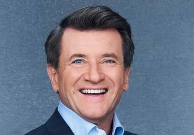‘Shark Tank’ Costar Robert Herjavec Makes Lake Rescue Of Ex-NHL Player And Family - deadline.com - Chicago - Canada - county Ontario