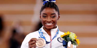 Simone Biles Tied for a Very Impressive Olympic Record! - www.justjared.com