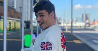 Tom Daley shows off impressive GB cardigan he knitted poolside at Tokyo Olympics - www.ok.co.uk - Tokyo