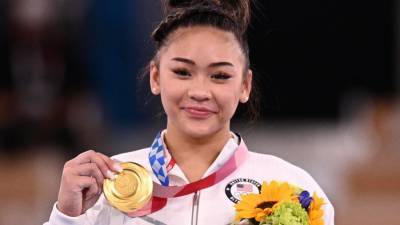 Suni Lee's 12-Year-Old Fan Is Nearly on the Verge of Tears as He Meets the Gold Medalist: Watch - www.etonline.com - New York - Tokyo