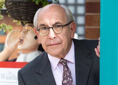 Norris is dead! Corrie’s beloved busybody is killed off after 27 years - evoke.ie - city Norris, county Cole - county Cole