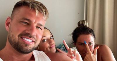 Katie Price’s daughter Princess looks just like her mum as she gets braids on holiday - www.ok.co.uk