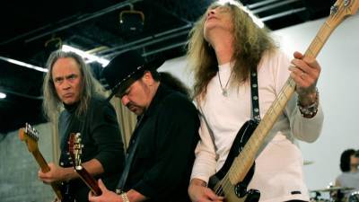 Lynyrd Skynyrd guitarist's positive COVID test cancels shows - abcnews.go.com - Ohio
