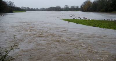 Flood warning for River Glaze as water level rises following heavy downpours - www.manchestereveningnews.co.uk - Manchester