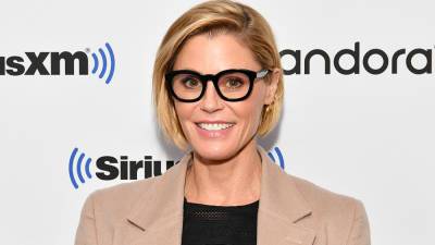'Modern Family' actress Julie Bowen and her sister rescued a woman who fainted on a hike in Utah - www.foxnews.com - Utah