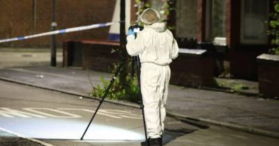 Serious incident closes road with police CSI officers at scene - www.manchestereveningnews.co.uk