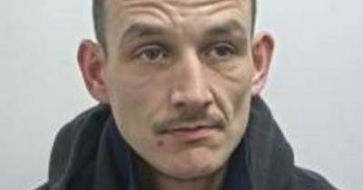 Police hunting for man convicted of engaging in sexual communication with a child - www.manchestereveningnews.co.uk - Manchester
