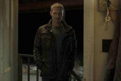 ‘Midnight Mass’ Teaser: Mike Flanagan Returns With Another Creepy Netflix Series - theplaylist.net